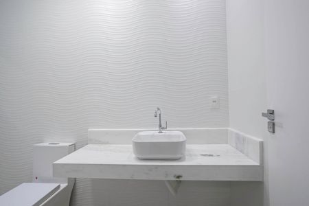 Casa à venda com 260m², 3 quartos e 4 vagas Casa à venda com 260m², 3 quartos e 4 vagasBanheiro da suíte 1