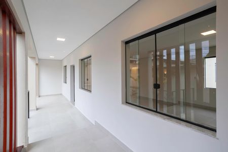 Casa à venda com 260m², 3 quartos e 4 vagas Casa à venda com 260m², 3 quartos e 4 vagasEntrada