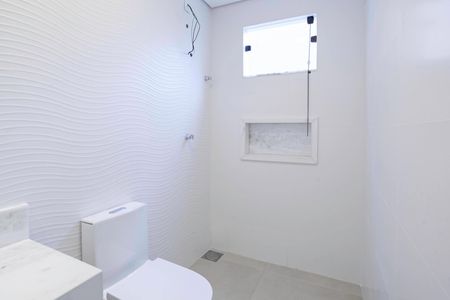 Casa à venda com 260m², 3 quartos e 4 vagas Casa à venda com 260m², 3 quartos e 4 vagasBanheiro da suíte 2