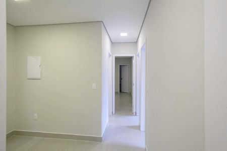 Casa à venda com 260m², 3 quartos e 4 vagas Casa à venda com 260m², 3 quartos e 4 vagasCorredor