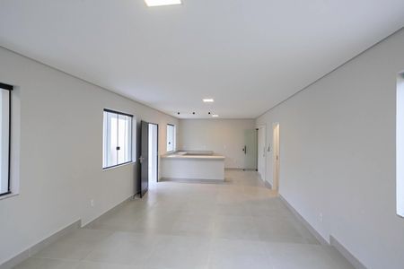 Casa à venda com 260m², 3 quartos e 4 vagas Casa à venda com 260m², 3 quartos e 4 vagasSala