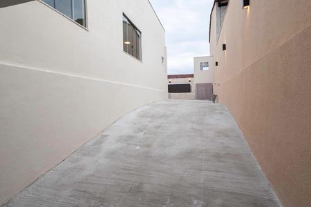 Casa à venda com 260m², 3 quartos e 4 vagas Casa à venda com 260m², 3 quartos e 4 vagasGaragem