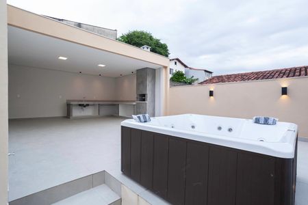 Casa à venda com 260m², 3 quartos e 4 vagas Casa à venda com 260m², 3 quartos e 4 vagasQuintal