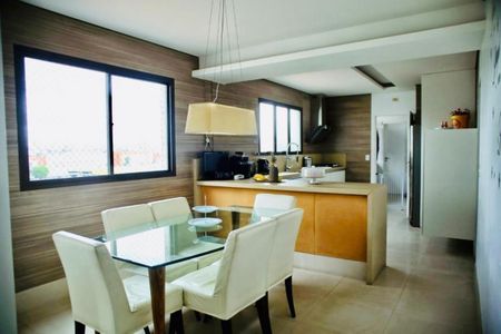 Apartamento para alugar com 186m², 3 quartos e 2 vagas