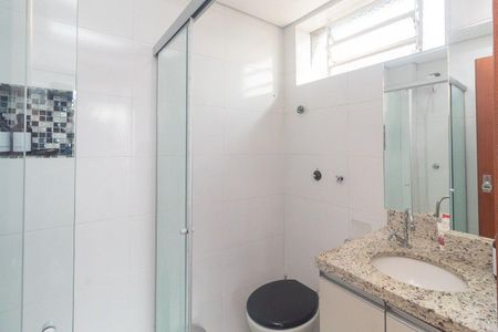 Banheiro  de kitnet/studio para alugar com 1 quarto, 32m² em Centro Histórico, Porto Alegre
