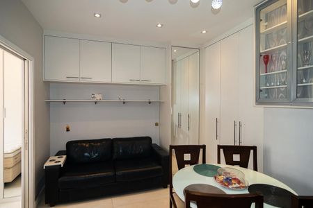 Sala de apartamento à venda com 2 quartos, 52m² em Bela Vista, São Paulo