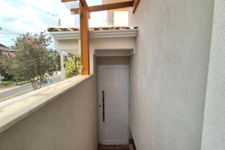 Casa de condomínio para alugar com 199m², 3 quartos e 4 vagas Casa de condomínio para alugar com 199m², 3 quartos e 4 vagasCorredor