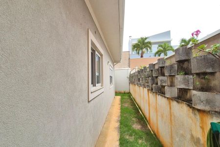 Casa de condomínio para alugar com 199m², 3 quartos e 4 vagas Casa de condomínio para alugar com 199m², 3 quartos e 4 vagasCorredor Lateral