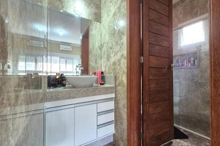 Casa de condomínio para alugar com 199m², 3 quartos e 4 vagas Casa de condomínio para alugar com 199m², 3 quartos e 4 vagasBanheiro do Corredor