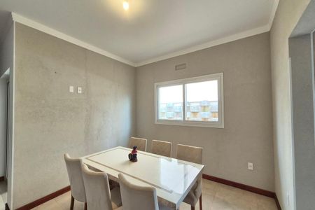 Casa de condomínio para alugar com 199m², 3 quartos e 4 vagas Casa de condomínio para alugar com 199m², 3 quartos e 4 vagasSala de Jantar