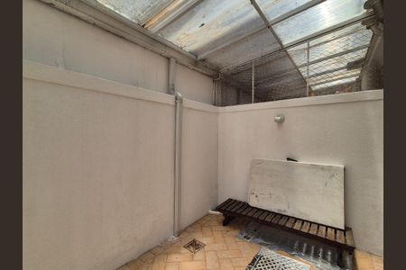 Casa à venda com 85m², 2 quartos e 2 vagas Casa à venda com 85m², 2 quartos e 2 vagasVaranda