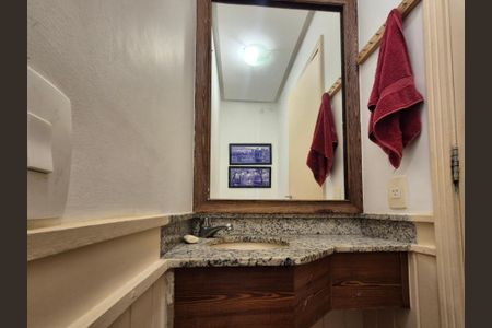 Casa à venda com 85m², 2 quartos e 2 vagas Casa à venda com 85m², 2 quartos e 2 vagasLavabo