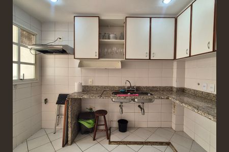 Casa à venda com 85m², 2 quartos e 2 vagas Casa à venda com 85m², 2 quartos e 2 vagasCozinha