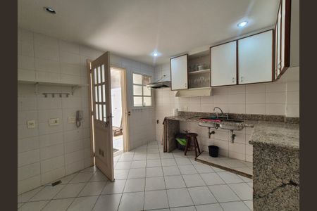 Casa à venda com 85m², 2 quartos e 2 vagas Casa à venda com 85m², 2 quartos e 2 vagasCozinha