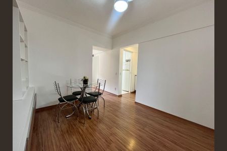 Sala de apartamento à venda com 1 quarto, 38m² em Vila Itapura, Campinas