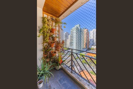 Apartamento à venda com 87m², 3 quartos e 2 vagasVaranda