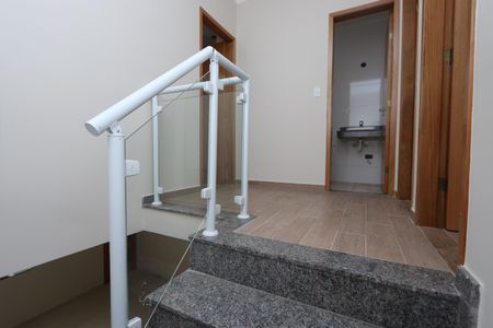 Casa à venda com 100m², 3 quartos e 2 vagasHall e Escada