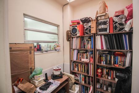 Casa para alugar com 200m², 2 quartos e 2 vagasEscritório