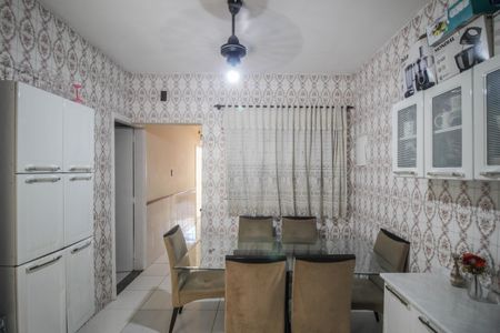 Casa para alugar com 200m², 2 quartos e 2 vagasCozinha