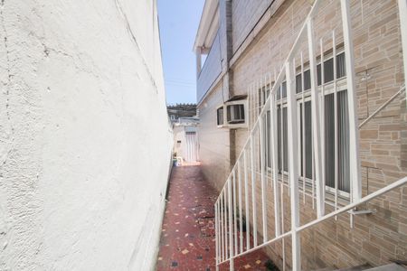 Casa para alugar com 200m², 2 quartos e 2 vagasCorredor Lateral