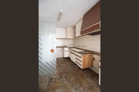 Casa à venda com 508m², 5 quartos e 6 vagasCozinha 