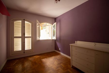 Casa à venda com 508m², 5 quartos e 6 vagasQuarto 1