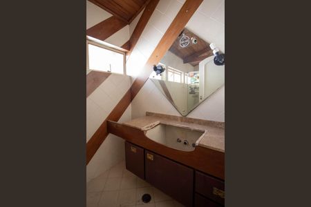 Casa à venda com 508m², 5 quartos e 6 vagasBanheiro Suíte 1