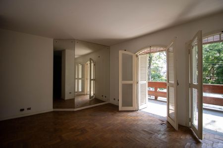 Casa à venda com 508m², 5 quartos e 6 vagasSuíte 2