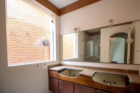 Casa à venda com 508m², 5 quartos e 6 vagasBanheiro comum