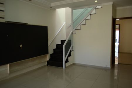 Casa para alugar com 4 quartos, 233m² em Cidade Cruzeiro do Sul, Suzano