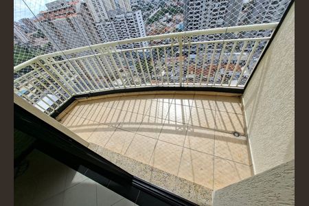 Apartamento à venda com 82m², 3 quartos e 2 vagasFoto 02