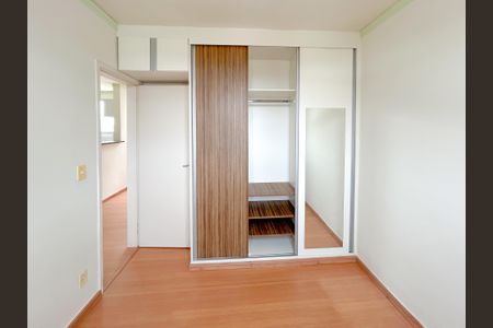 Quarto de apartamento para alugar com 2 quartos, 44m² em Piratininga, Belo Horizonte