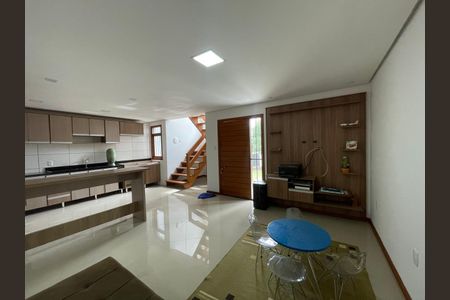 Sala de casa à venda com 3 quartos, 138m² em Canudos, Novo Hamburgo