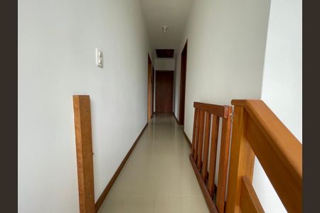 Casa à venda com 138m², 3 quartos e 3 vagasCorredor