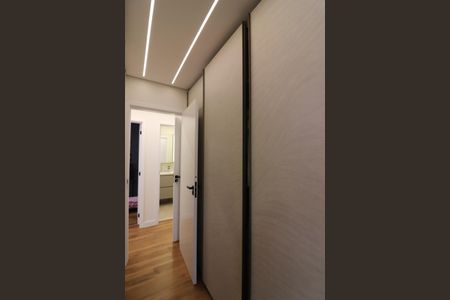 Apartamento à venda com 106m², 3 quartos e 2 vagasQuarto 1 - Closet