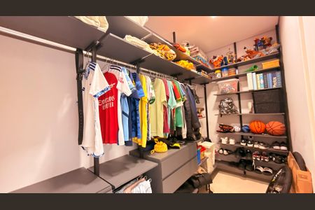 Casa de condomínio à venda com 1092m², 4 quartos e 9 vagasCloset da Suíte 3