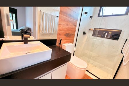 Casa de condomínio à venda com 1092m², 4 quartos e 9 vagasBanheiro da Suíte 2