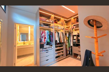 Casa de condomínio à venda com 1092m², 4 quartos e 9 vagasCloset da Suíte 3