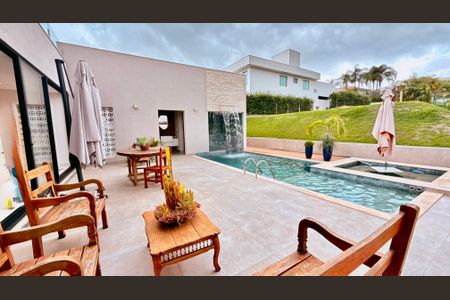 Casa de condomínio à venda com 1092m², 4 quartos e 9 vagasPiscina