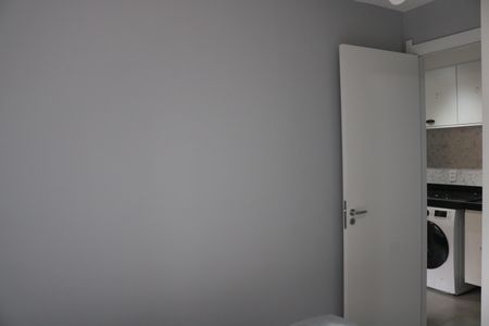Quarto 2 de apartamento para alugar com 2 quartos, 34m² em Parque Industrial Tomas Edson, São Paulo