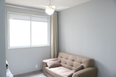 Sala de apartamento para alugar com 2 quartos, 34m² em Parque Industrial Tomas Edson, São Paulo