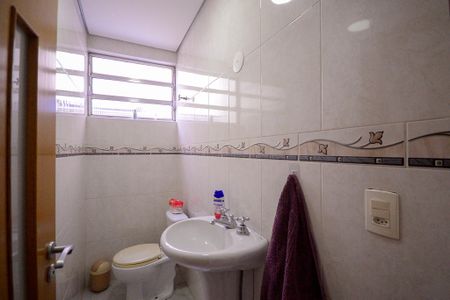 Casa à venda com 284m², 2 quartos e 4 vagas Casa à venda com 284m², 2 quartos e 4 vagasLavabo