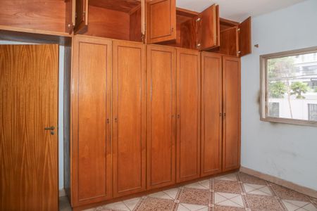 Casa à venda com 250m², 2 quartos e 5 vagasQuarto