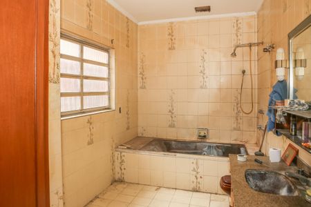 Casa à venda com 250m², 2 quartos e 5 vagasBanheiro da Suíte