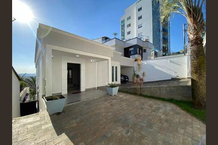 Casa para alugar com 3 quartos, 292m² em Ouro Preto, Belo Horizonte