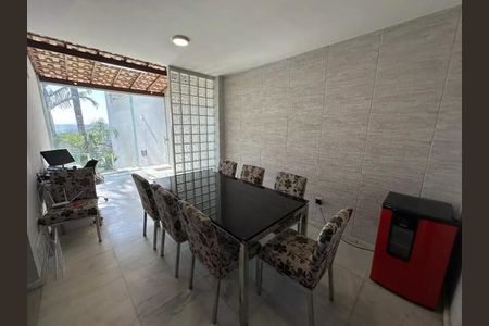 Casa para alugar com 3 quartos, 292m² em Ouro Preto, Belo Horizonte