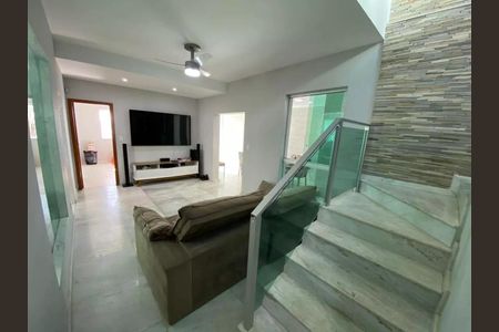 Casa para alugar com 3 quartos, 292m² em Ouro Preto, Belo Horizonte