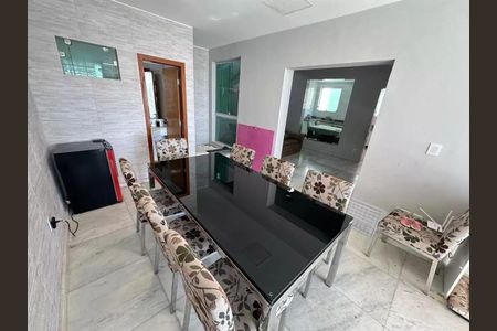 Casa para alugar com 3 quartos, 292m² em Ouro Preto, Belo Horizonte