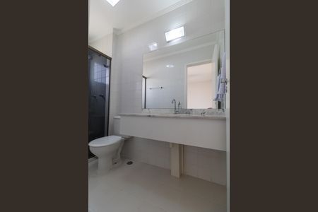 Casa de condomínio para alugar com 100m², 3 quartos e 2 vagasBanheiro da Suíte