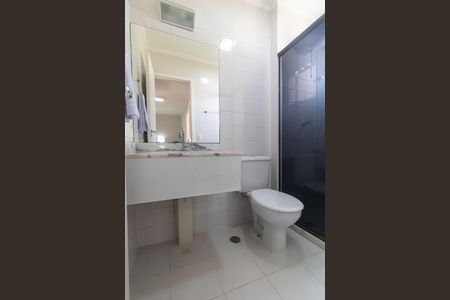 Casa de condomínio para alugar com 100m², 3 quartos e 2 vagasBanheiro 